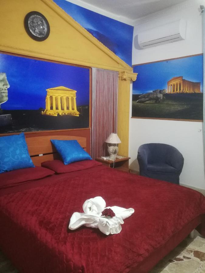 Vigata House Apartment Porto Empedocle Bagian luar foto