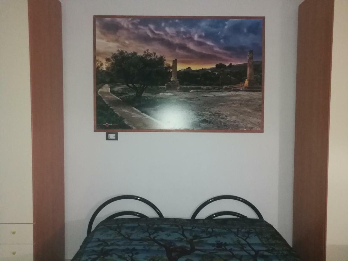 Vigata House Apartment Porto Empedocle Bagian luar foto