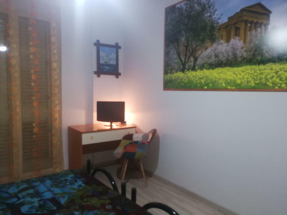 Vigata House Apartment Porto Empedocle Bagian luar foto