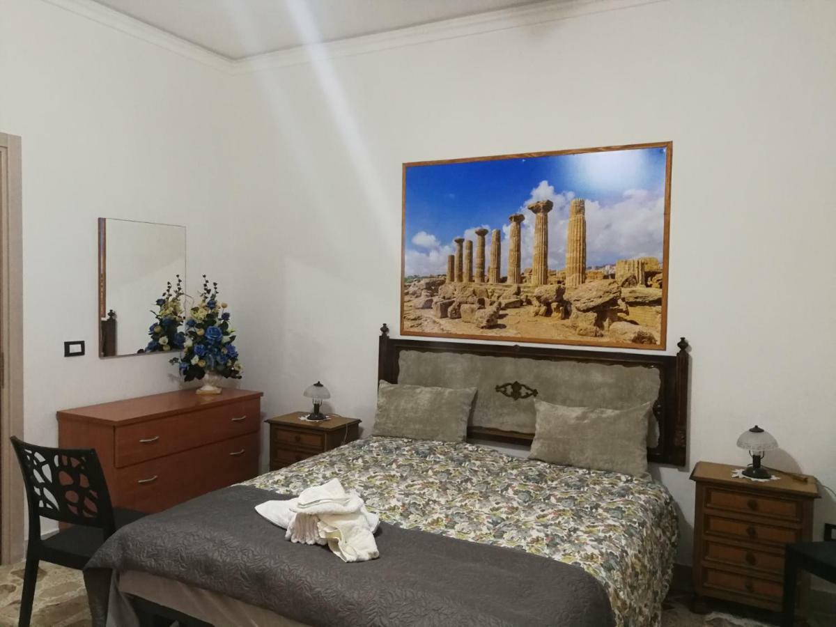 Vigata House Apartment Porto Empedocle Bagian luar foto