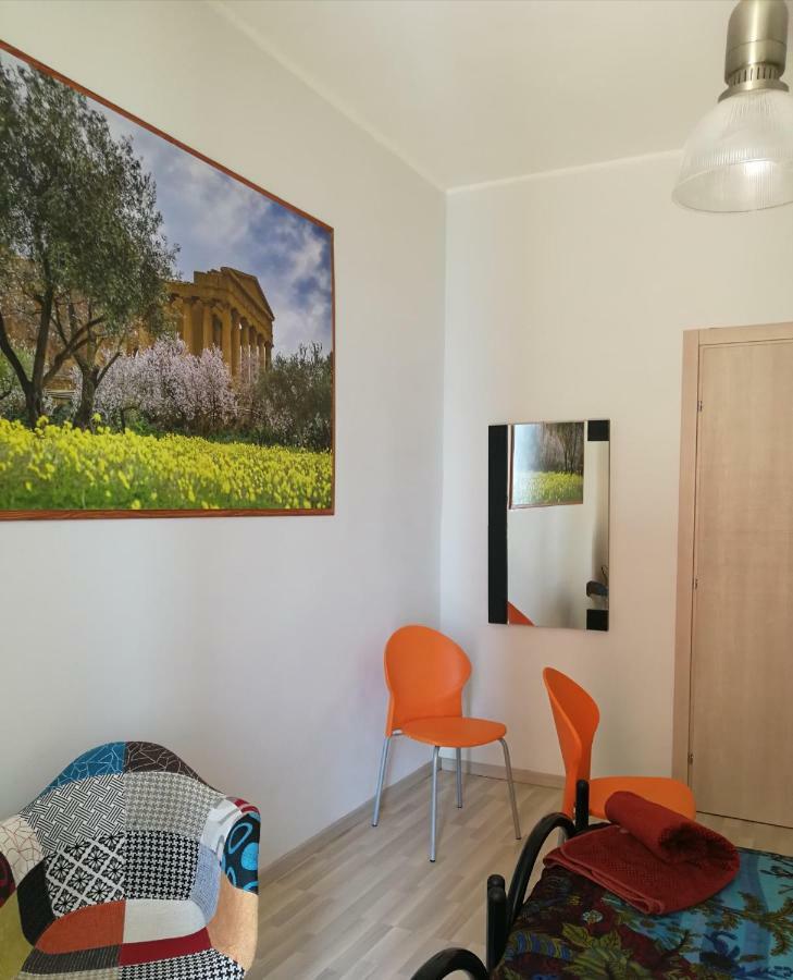 Vigata House Apartment Porto Empedocle Bagian luar foto